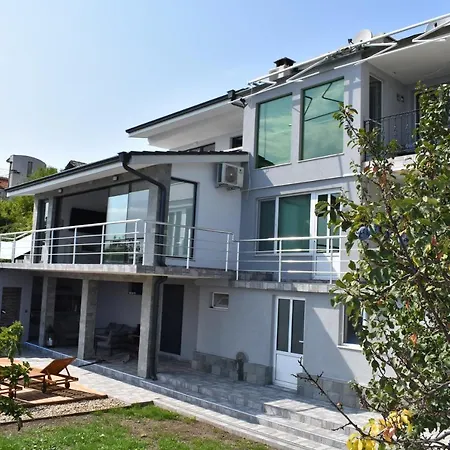 Villa “здравец”